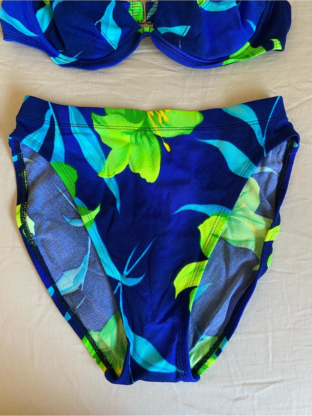 Vintage Made in the USA La Blanca Blue Floral Bikini Set - Picture 3 of 10